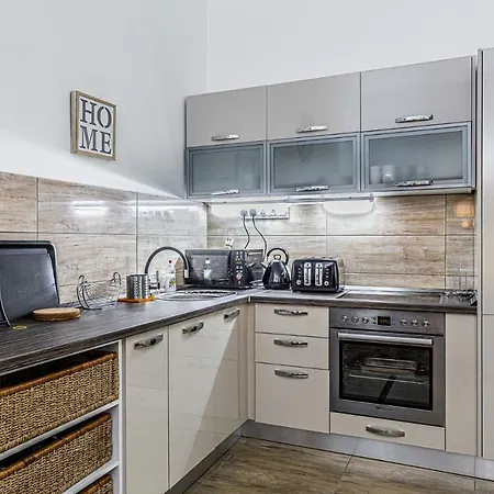 Precious Spot Apartment