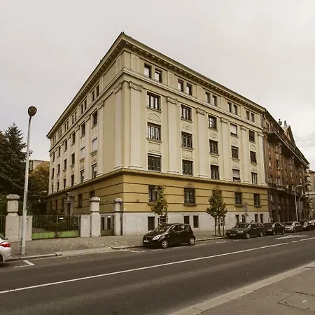 Luxury View On To The Castle Apartment *