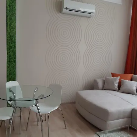 Apartment Modern, Quiet & Cozy In The Middle Of Downtown Near Danube At Fashion Street *