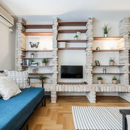 Apartment Bpr Golden Corner With Balcony & A/c *