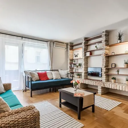 Bpr Golden Corner With Balcony & A/c *