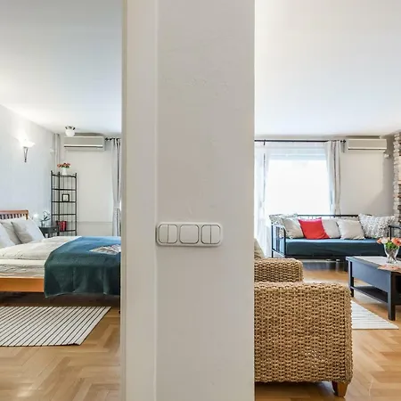 Apartment Bpr Golden Corner With Balcony & A/c