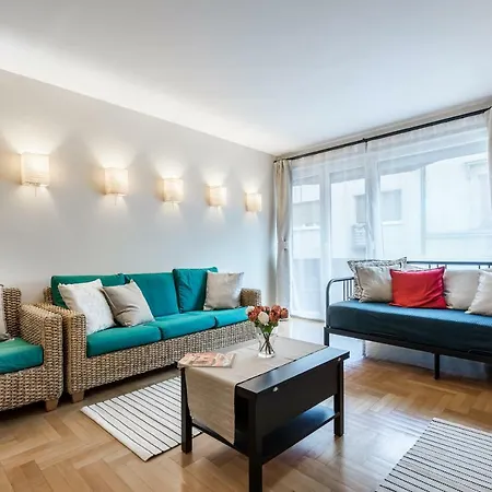 Bpr Golden Corner With Balcony & A/c * Budapest
