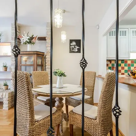 Apartment Bpr Golden Corner With Balcony & A/c *