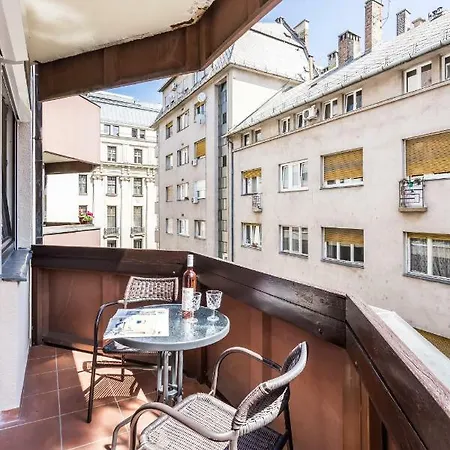 Bpr Golden Corner With Balcony & A/c Apartment Budapest