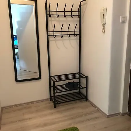 Apartment Sportarena & Stadion Apartman H-39 *