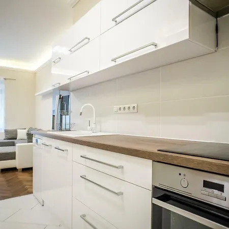Downtown Szemere Apartman *