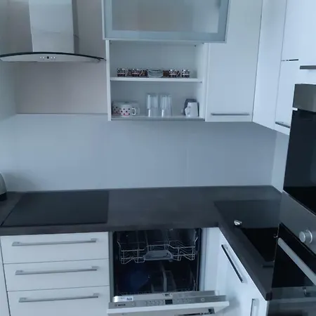 Modern, Quiet & Cozy In The Middle Of Downtown Near Danube At Fashion Street Apartment *