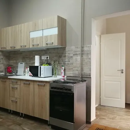 No.7 In The Centre Apartment