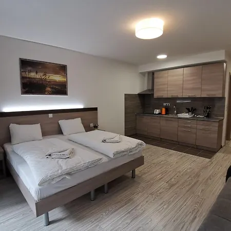 Apartmanhotel Corvin 3*