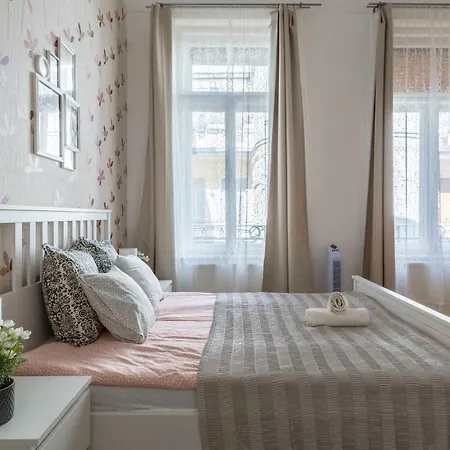 Deluxe Dream In The Center Apartment *