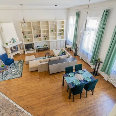 Bright Liszt Academy Apartment