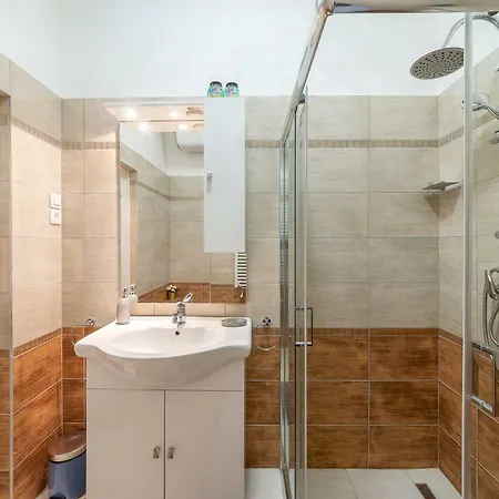 Kiraly City Center Apartmán *