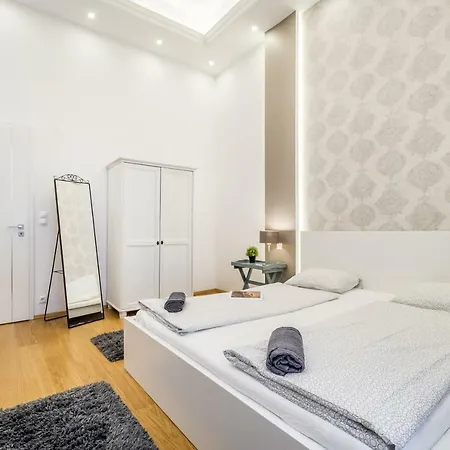 Hello Downtown - Movie Apartamento Budapest