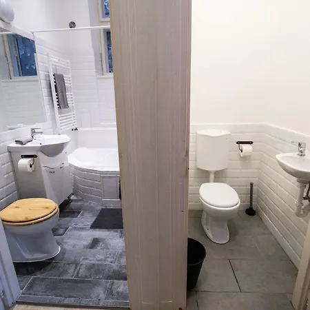 Apartment Cheerful And Cozy 2 Bedrooms 2 Bathrooms With Location *