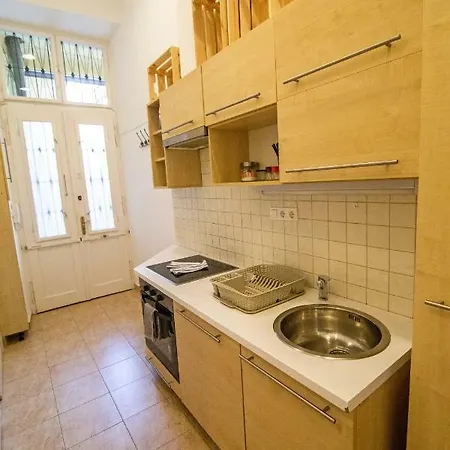 Cheerful And Cozy 2 Bedrooms 2 Bathrooms With Location Apartment *