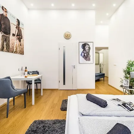 Hello Downtown - Movie Apartamento Budapest