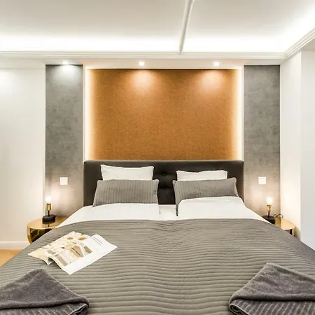 Luxury Loft Apartment *