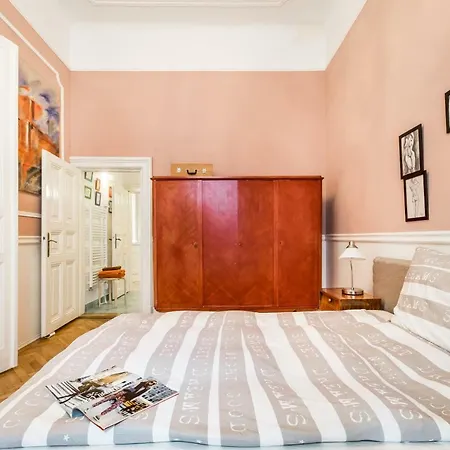Maison Orange & Maison Rose
