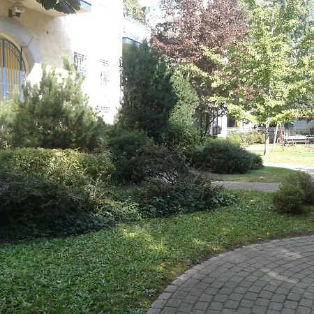 Lily Budapest