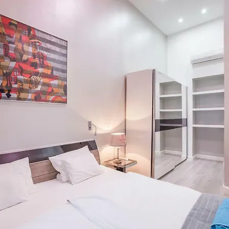 Silver Apartman