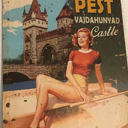 Apartment Jewelry Box In Budapest