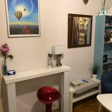Apartment Jewelry Box In Budapest
