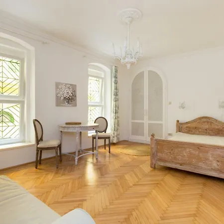 Vintage Style Apartment