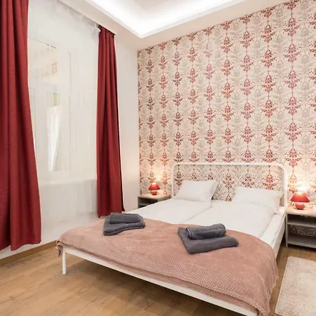 Apartment Holidays Downtown Budapest