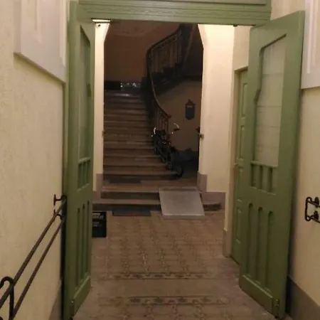 Apartment 3 Bedrooms Suite, 2 Bathrooms, Balcony At Opera Budapest