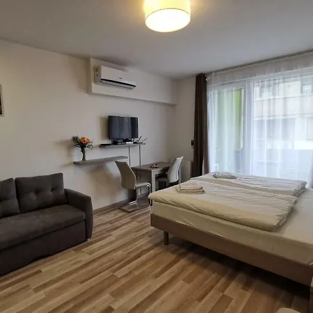 Apartmanhotel Corvin 3*