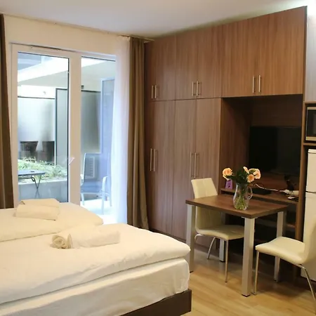 Corvin Apartmanhotel 3*