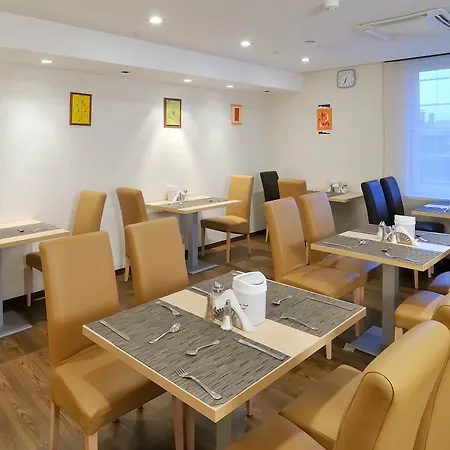 Promenade Hotel 3*