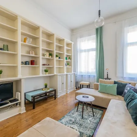 Bright Liszt Academy Apartment *