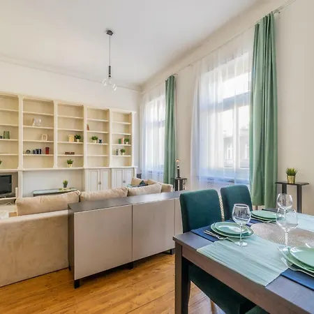 Bright Liszt Academy Apartment *