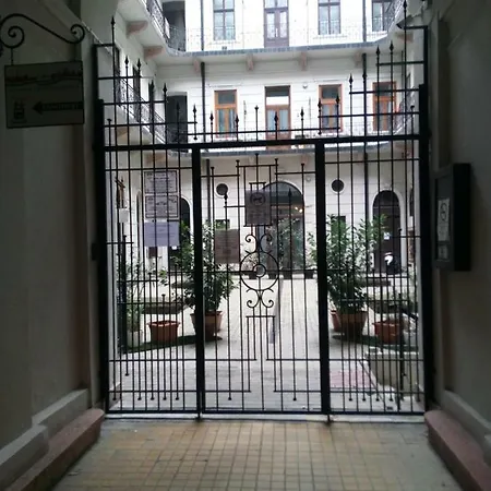 Red Passion Deluxe At Gozsdu Apartament Budapeszt