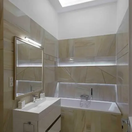 Onyx Luxury - Free Airport Shuttle Apartment *
