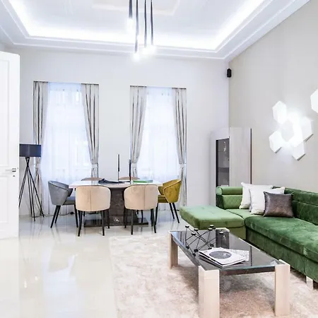 Apartment Onyx Luxury - Free Airport Shuttle *