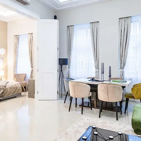Apartment Onyx Luxury - Free Airport Shuttle