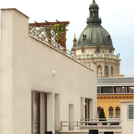 Senator Aparthotel 3*