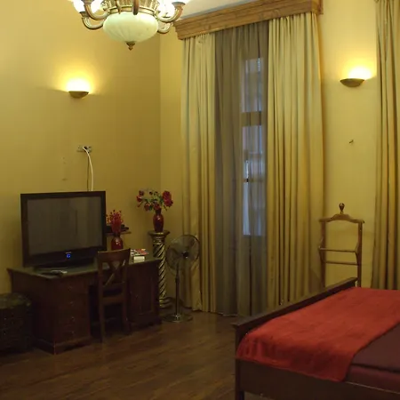 Hotel Budapest Hotel Apartments 4*