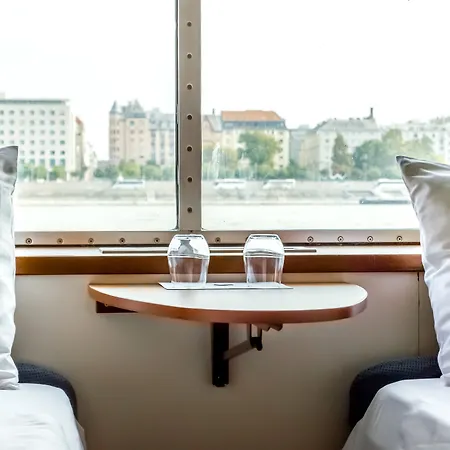 Hotell Onriver - Ms Maribelle 4*