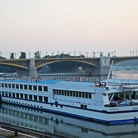 Onriver - Ms Maribelle Hotell 4*