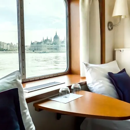 Hotell Onriver - Ms Maribelle 4*