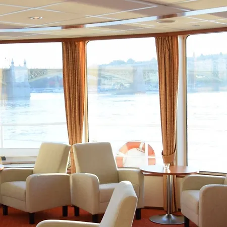 Hotell Onriver - Ms Maribelle