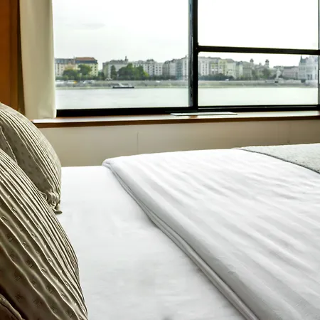 Hotell Onriver - Ms Maribelle 4*