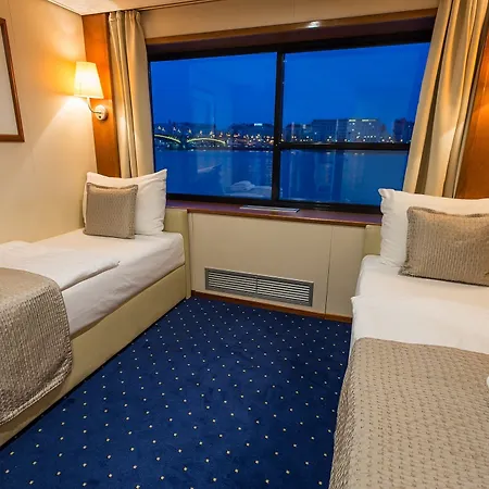 Hotell Onriver - Ms Maribelle