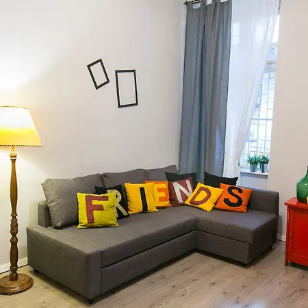 Friends & * Budapest