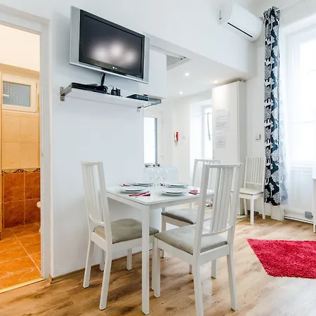 Apartment Centre Style