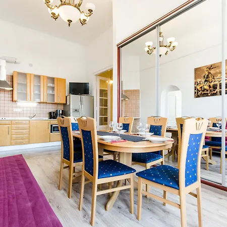 Centre Style Apartment